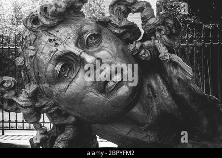 Statue en noir et blanc au musée d'art du labyrinthe Masone à Fontanellato - Parme - province - italie Banque D'Images