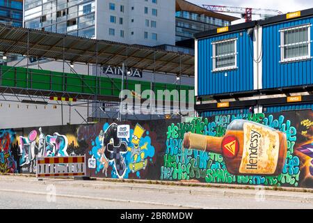 Espoo, Finlande - 18 mai 2020 : chantier moderne en haut de la station de métro d'Espoo, Finlande. L'objectif est de faire vivre les gens à proximité des transports publics Banque D'Images