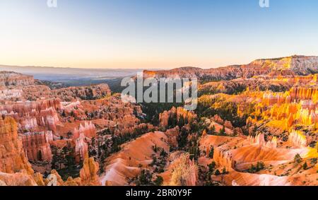 Parc national de Bryce Canyon au lever du soleil, Utah, états-unis. Banque D'Images