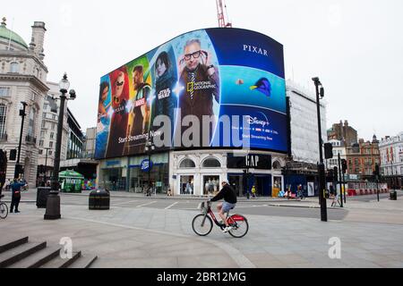 L'écran de Piccadilly Advertising, Piccadilly Circus, Londres Banque D'Images