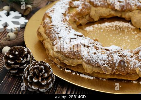 Dessert français paris-brest Banque D'Images