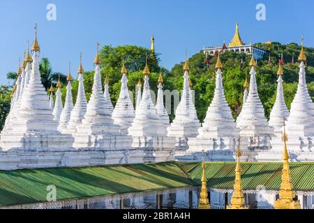 Temple de la pagode Sandamuni stupas à Mandalay, Myanmar. Banque D'Images