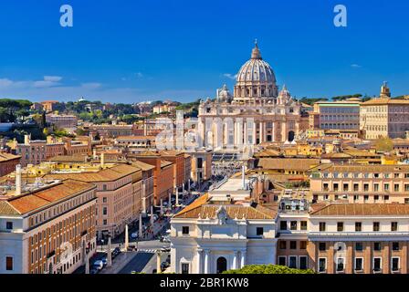 Les toits de Rome et du Vatican city landmarks vue panoramique, capitale de l'Italie Banque D'Images