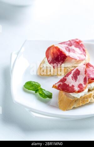 Sandwiches au fromage à la crème et au jambon Banque D'Images