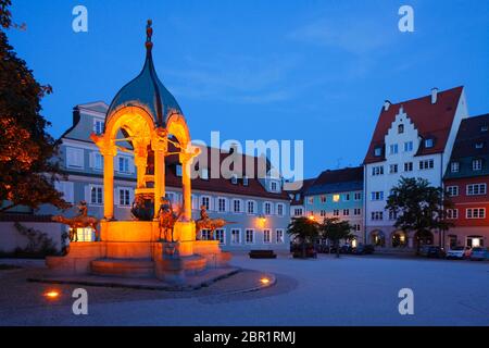 Fontaine de Saint-Mang à St-Mang Platz, vieille ville, Kempten, Allgäu, haute-Swabia, Bavière, Allemagne, Europe Banque D'Images