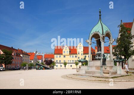 Fontaine de Saint-Mang à St-Mang Platz, vieille ville, Kempten, Allgäu, haute-Swabia, Bavière, Allemagne, Europe Banque D'Images