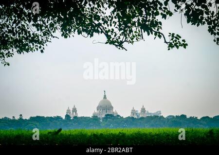 Belle image de Victoria Memorial le de distance, de Moidan, Kolkata , Calcutta, l'ouest du Bengale, en Inde. Un monument historique, en grande buil Banque D'Images