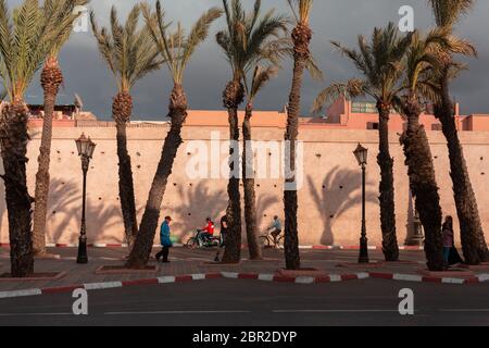 Marrakech, Maroc - 5 novembre 2019 : vue générale du mur entourant la Médina de Marrakech Banque D'Images