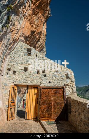 Vue intérieure du monastère de Panagia Elona dans les montagnes Parnon à Kynouria Banque D'Images