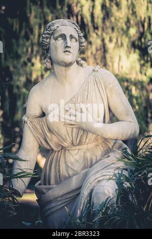 Rome, Italie. 10 janvier 2016 : statue dans la Fontana (fontaine) del Mosè - Giardini (jardins) del Pincio à Rome, Italie. Banque D'Images