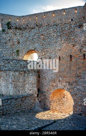 Impressions du château de Palamidi sur la colline au-dessus de la ville de Nauplie en Grèce, en Europe Banque D'Images