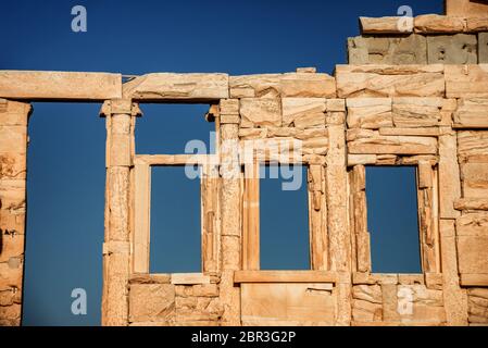 Magnifique 'detail' architectural de l'Erechtheion ('Erechteum'), le temple des célèbres caryatides. Banque D'Images