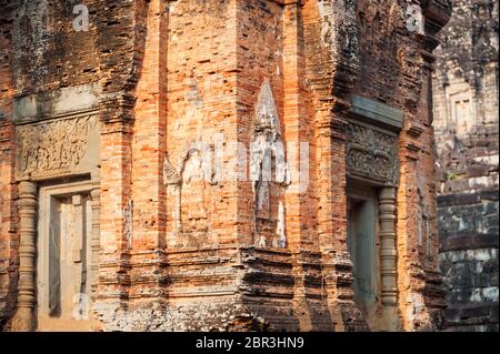 Détails du bâtiment du temple Roluos. Angkor, site du patrimoine mondial de l'UNESCO, province de Siem Reap, Cambodge, Asie du Sud-est Banque D'Images