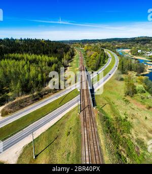 Chemin de fer vide dans le district de Naujoji Vilnia, Vilnius, Lituanie Banque D'Images