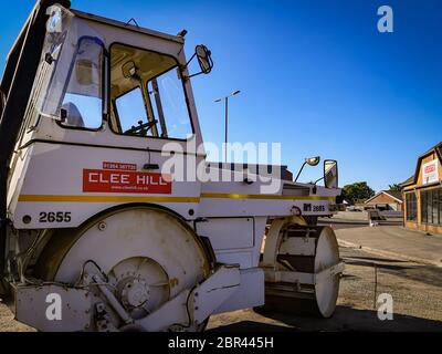 Poole, Royaume-Uni. 20 mai 2020. Bournemouth, Royaume-Uni. Mercredi 20 mai 2020. Le chemin Wallisdown est fermé pour réparation et rectification. La route est une route principale entre Bournemouth et Poole. Credit: Thomas Faull/Alay Live News Banque D'Images