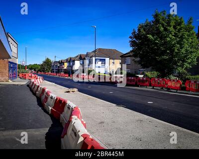 Bournemouth, Royaume-Uni. 20 mai 2020. Bournemouth, Royaume-Uni. Mercredi 20 mai 2020. Le chemin Wallisdown est fermé pour réparation et rectification. La route est une route principale entre Bournemouth et Poole. Credit: Thomas Faull/Alay Live News Banque D'Images