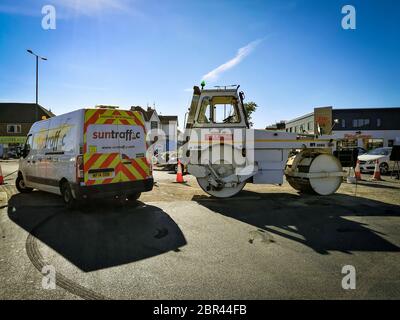 Poole, Royaume-Uni. 20 mai 2020. Bournemouth, Royaume-Uni. Mercredi 20 mai 2020. Le chemin Wallisdown est fermé pour réparation et rectification. La route est une route principale entre Bournemouth et Poole. Credit: Thomas Faull/Alay Live News Banque D'Images