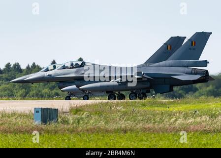 Un F-16 Fighting Falcon Fighter jet de l'armée de l'air belge à la base aérienne de Florennes en Belgique. Banque D'Images