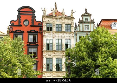 Long Market Street, maisons colorées typiques, Golden House, Gdansk, Pologne Banque D'Images