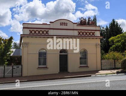 Les bâtiments anciens montrant l'architecture victorienne et édouardienne à partir de la fin du xixe siècle dans la ville de rual Uralla, New South Wales, Australie Banque D'Images