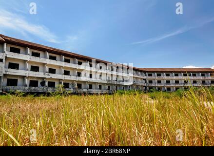 Les bâtiments ont été abandonnés et délabrés parce qu'ils ont été affectés par le ralentissement économique et les effets de la guerre civile Banque D'Images