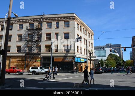 L'édifice Joyce Hotel, situé au 322 SW 11th Ave, date de 1912 et a été fermé en 2016 après son achat par la ville de Portland. Banque D'Images