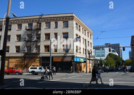 L'édifice Joyce Hotel, situé au 322 SW 11th Ave, date de 1912 et a été fermé en 2016 après son achat par la ville de Portland. Banque D'Images