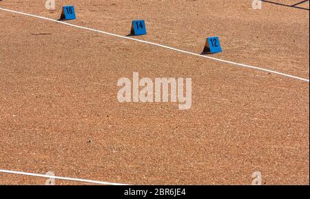 détail de la zone de tir en athlétisme avec beaucoup d'espace de copie Banque D'Images