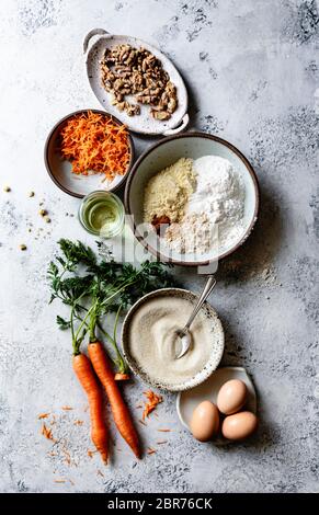 Ingrédients pour gâteau de carottes. Banque D'Images