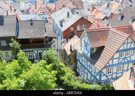 Paysages romantiques sur le toit de la vieille ville historique de Marburg, Hesse. Allemagne Romantische Dachlandschaften von der historischen Altstadt von Marburg, Banque D'Images