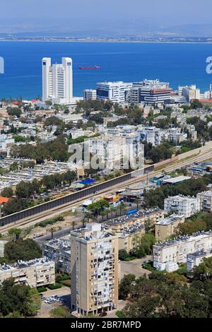 Vue sur Haïfa depuis Stella Maris, Haïfa, Israël Banque D'Images