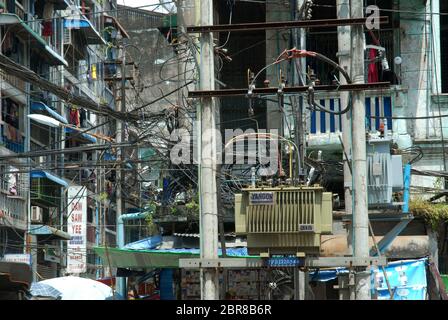 Câbles électriques, Yangon, Myanmar. Banque D'Images