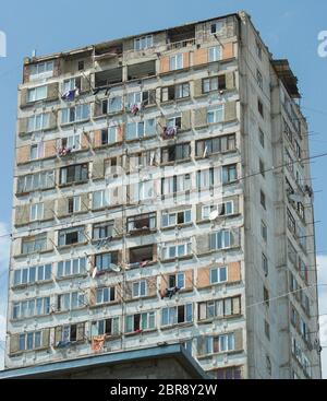 Banlieue de la capitale avec des immeubles à appartements de Tbilissi, Géorgie Banque D'Images