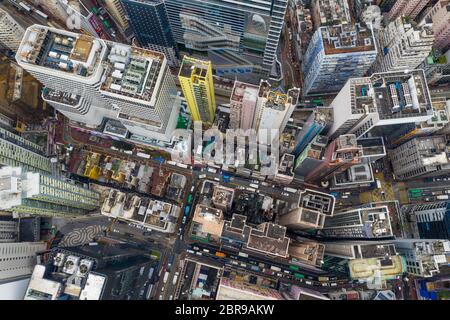 Causeway Bay, Hong Kong 07 mai 2019 : un drone survole la ville de Hong Kong Banque D'Images