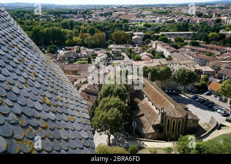 Vue sur l'église historique Eglise Saint-Gimer depuis la ville fortifiée de Carcassonne.Aude.Occitanie.France Banque D'Images