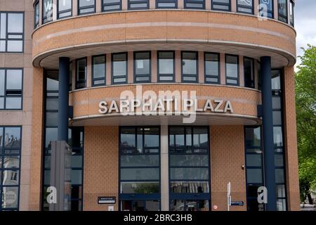 Entrée au Sarphatti Plaza Building à Amsterdam, pays-Bas, 15 mai 2020 Banque D'Images