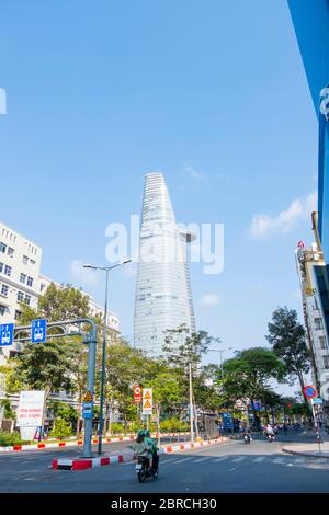 Ham Nghi avenue, avec la tour financière Bitexco, district 1, Ho Chi Minh ville, Vietnam, Asie Banque D'Images