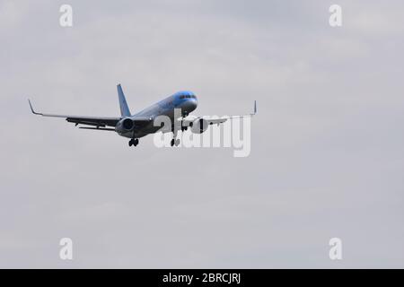 Un avion TUI débarque à l'aéroport international de Bristol le 5 juillet 2018 Banque D'Images