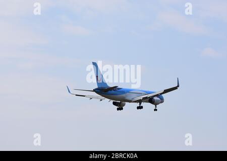 Un avion TUI débarque à l'aéroport international de Bristol le 5 juillet 2018 Banque D'Images