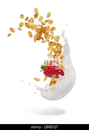 barbotage de lait avec des flocons de maïs et de la fraise Banque D'Images