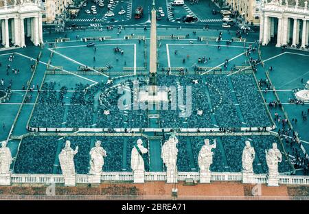 Vue aérienne de la Piazza San Pietro (place Saint-Pierre) dans la Cité du Vatican, Rome, Italie Banque D'Images