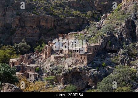 Vue sur les ruines de Bani Habib sur le plateau Sayq de Jabal Akhdar, Oman Banque D'Images