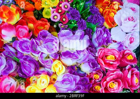 Fleurs de soie en vente au marché national de Psar, Battambang, Cambodge, Asie du Sud-est Banque D'Images