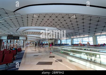 Hong Kong, Hong Kong - 27 septembre 2017 : à l'intérieur d'un aéroport presque vide de Hong Kong Banque D'Images