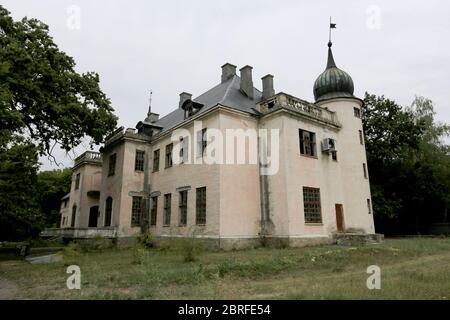 Ancien palais de chasse du Comte Shuvalov, Talne vilage, Ukraine Banque D'Images