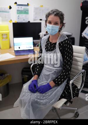 Katy Peters, fondateur et directeur de la clinique de vaccination de Londres, à Notting Hill, Londres, alors que le Royaume-Uni continue de se maintenir en isolement pour aider à freiner la propagation du coronavirus. Banque D'Images