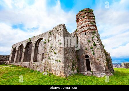 Mosquée Fatih Sultan Mehmet ou ruines de la mosquée Fatih dans le château de Rozafa dans la ville de Shkoder en Albanie Banque D'Images