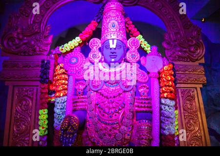 Mari Tirupathi Sri Srinivasa Mahalakshmi l'intérieur du temple, un temple hindou situé dans la ville de Bangalore en Inde Banque D'Images