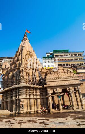 Ratneshwar Mahadev Temple ou temple de Pise est situé à Varanasi dans l'Uttar Pradesh, Inde du Nord Banque D'Images