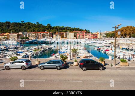 Nice port avec bateaux et yachts. Nice est une ville située sur la côte d'Azur ou Côte d'Azur en France. Banque D'Images